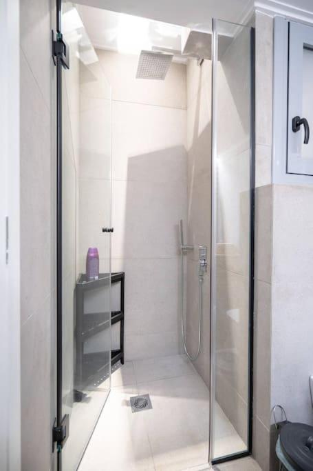 Piraeus Cozy Apartment For 4 Persons Экстерьер фото